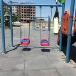 تعمیر و تعویض وسایل بازی و تاب های کودکان در پارک شهدای گمنام نصیر شهر توسط شهرداری